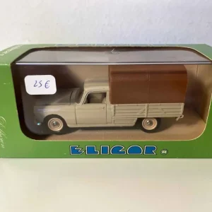 Pick-up Peugeot 404 con telone del 1964, beige e marrone