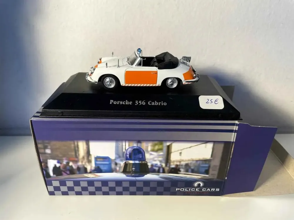 Porsche 356 decappottabile bianca e arancione POLIZIA olandese (Rijkspolitie)