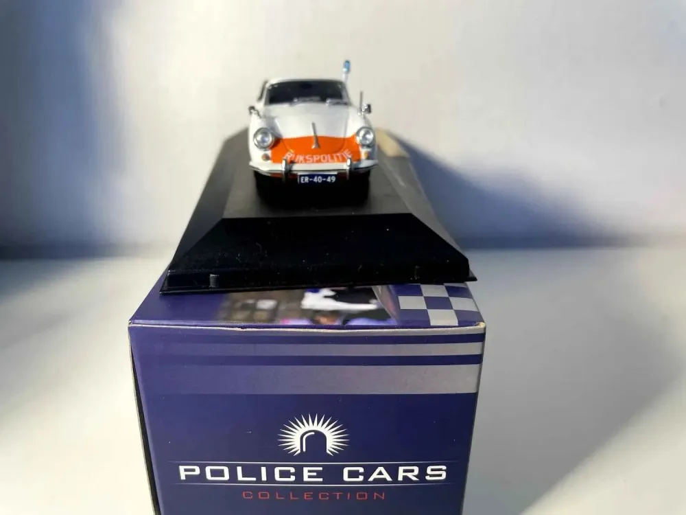 Porsche 356 decappottabile bianca e arancione POLIZIA olandese (Rijkspolitie)