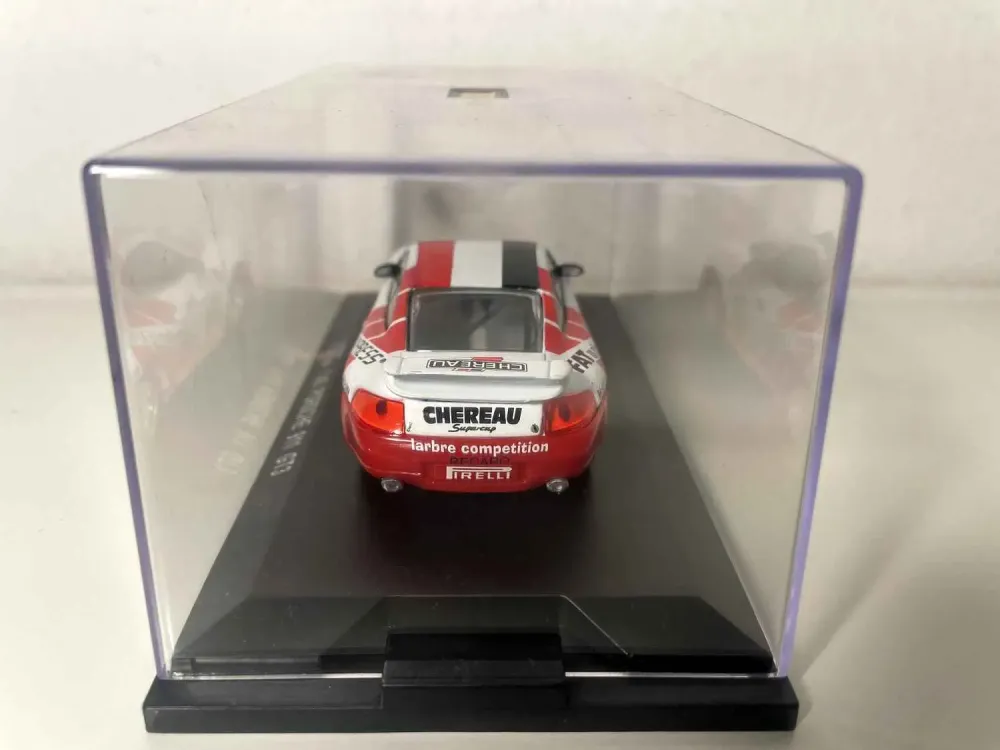 Porsche 911 GT3 bianca e rossa (Tauxycars)
