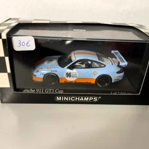 Porsche 911 GT3 Cup nei colori GULF (blu e arancione)