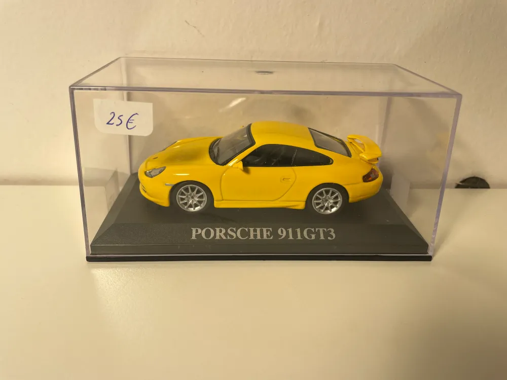 Porsche 911GT3 gialla del 2001