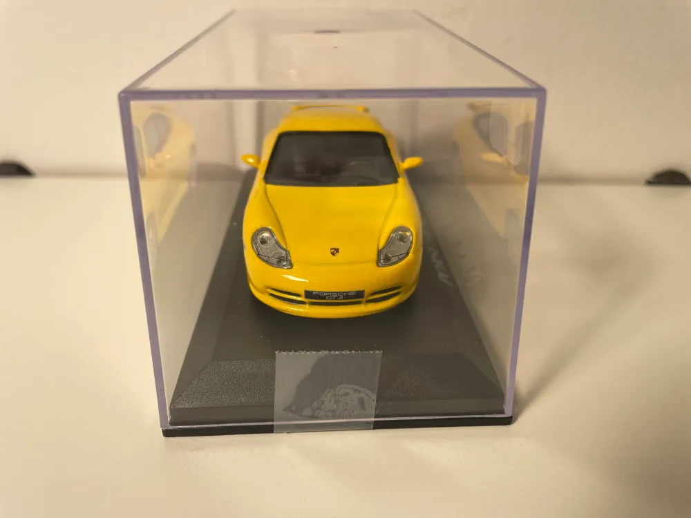 Porsche 911GT3 gialla del 2001
