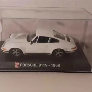 Porsche 911S bianca del 1968