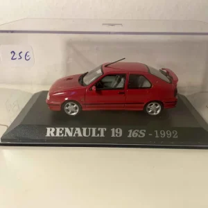 Renault 19 16S rossa del 1992