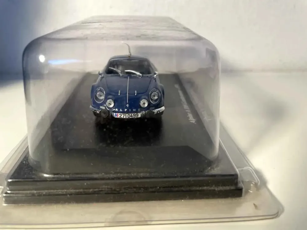 Renault A110 blu del 1971 GENDARMERIE