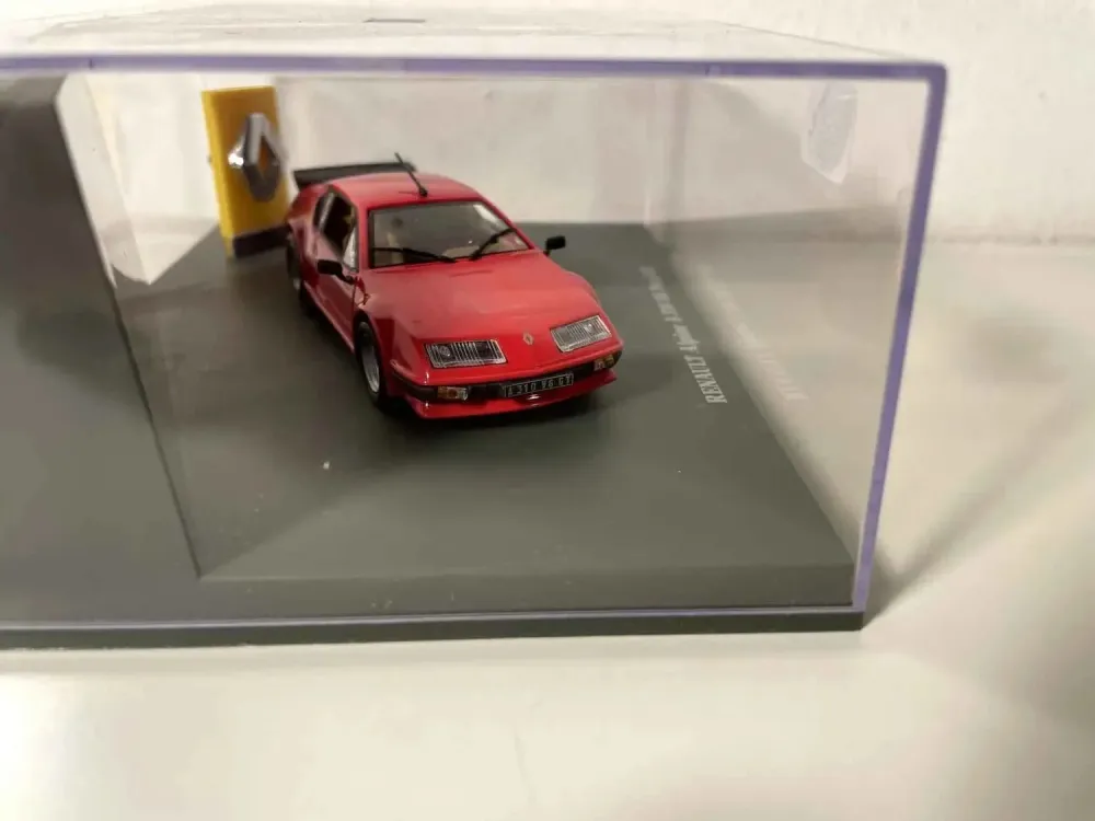 Renault Alpine A310 V6 Pack GT rosso (cofanetto)