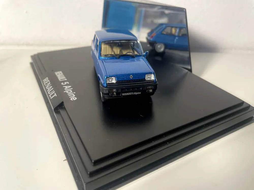 Renault 5 Alpine blu (cofanetto rettangolare)