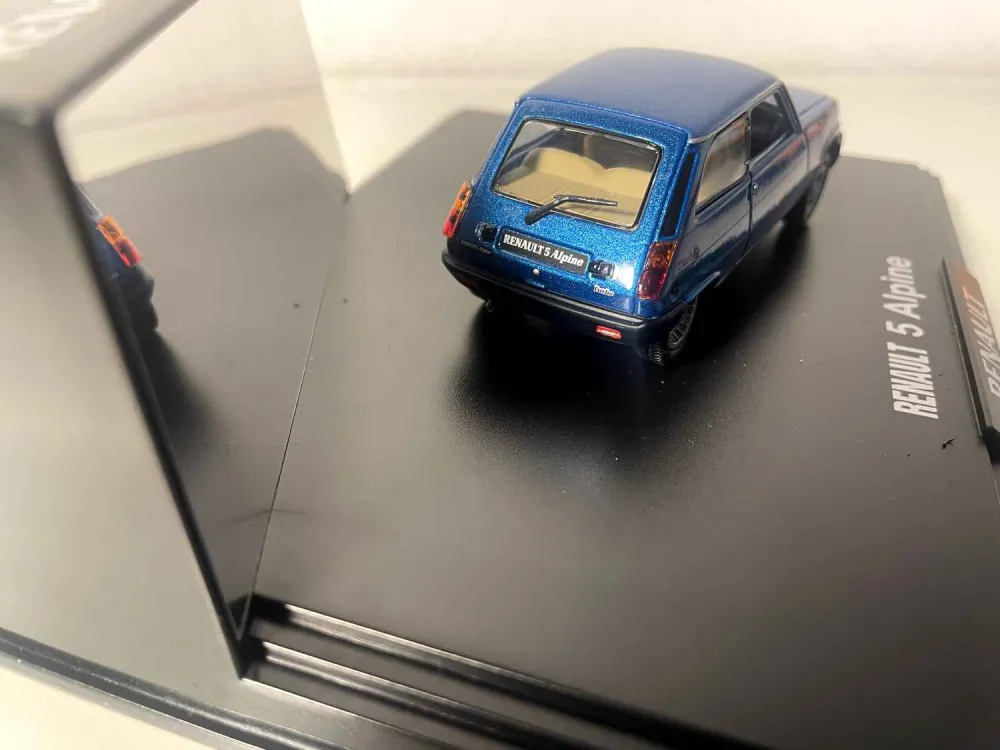Renault 5 Alpine blu (cofanetto rettangolare)