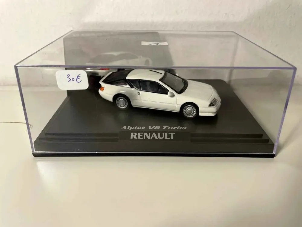Renault Alpine V6 Turbo bianca (cofanetto)