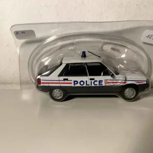 Renault 11 bianca della polizia