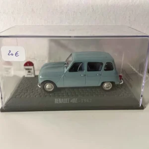 Renault 4L blu del 1962 con terminale