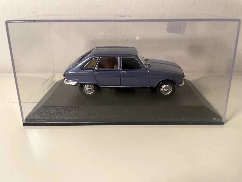 Renault 16 blu del 1965