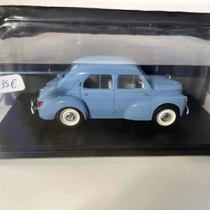 Renault 4 CV blu (scala 1/24)