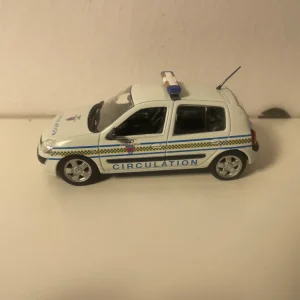 Renault CLIO bianca POLIZIA