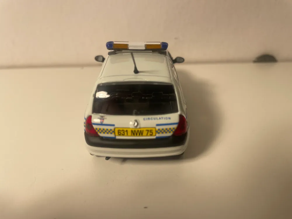 Renault CLIO bianca POLIZIA