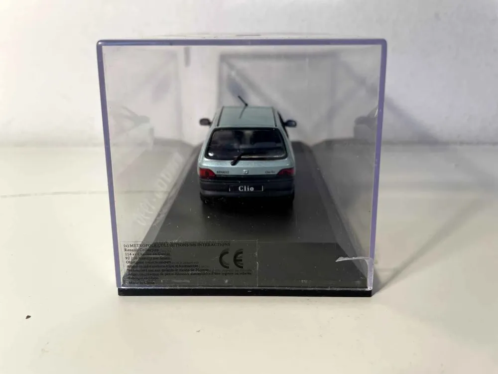 Renault Clio blu/verde del 1990