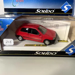 Renault Clio rossa (base bianca riferimento Solido 1519)