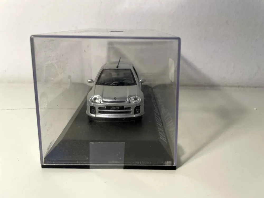 Renault Clio sport V6 grigia del 1999