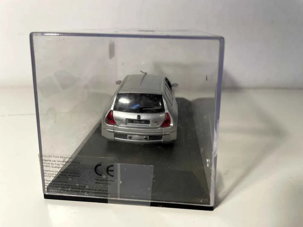 Renault Clio sport V6 grigia del 1999