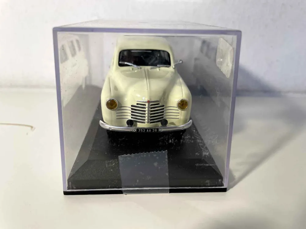 Renault Colorale Prairie crema del 1952