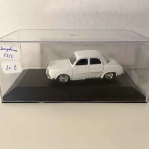 Renault Dauphine bianca del 1962