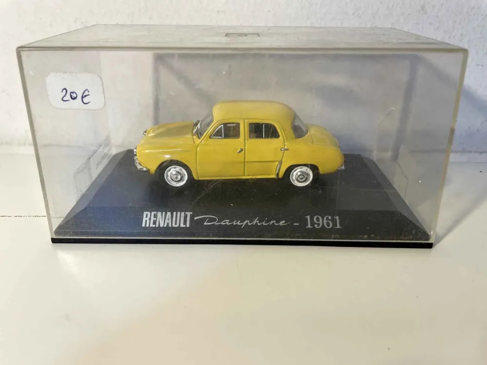 Renault Dauphine gialla del 1961