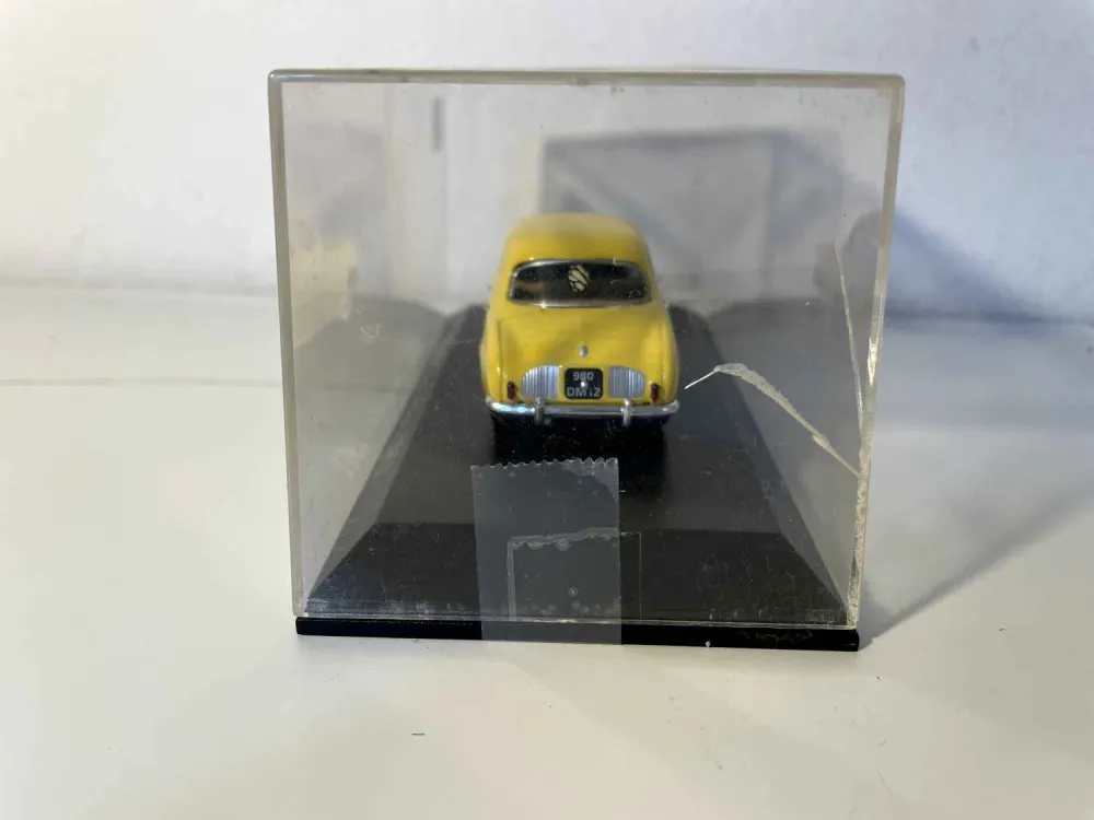 Renault Dauphine gialla del 1961