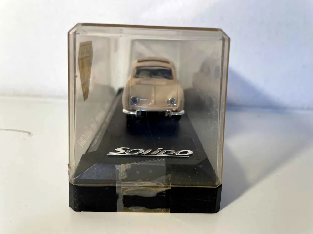 Renault Dauphine tetto apribile marrone Solido riferimento 4542