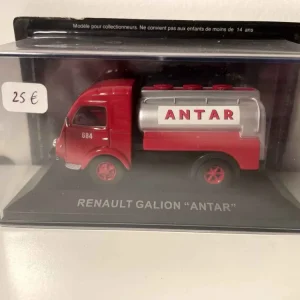 Renault galion ANTAR rouge et gris