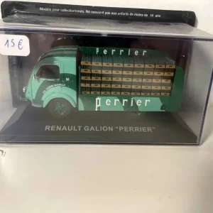 Renault Galion verde con pubblicità PERRIER