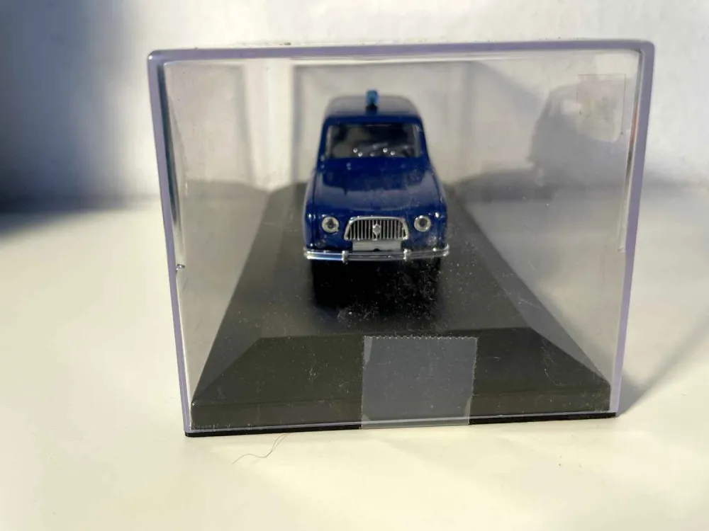 Renault 4L GENDARMERIA blu (scatola plexi)