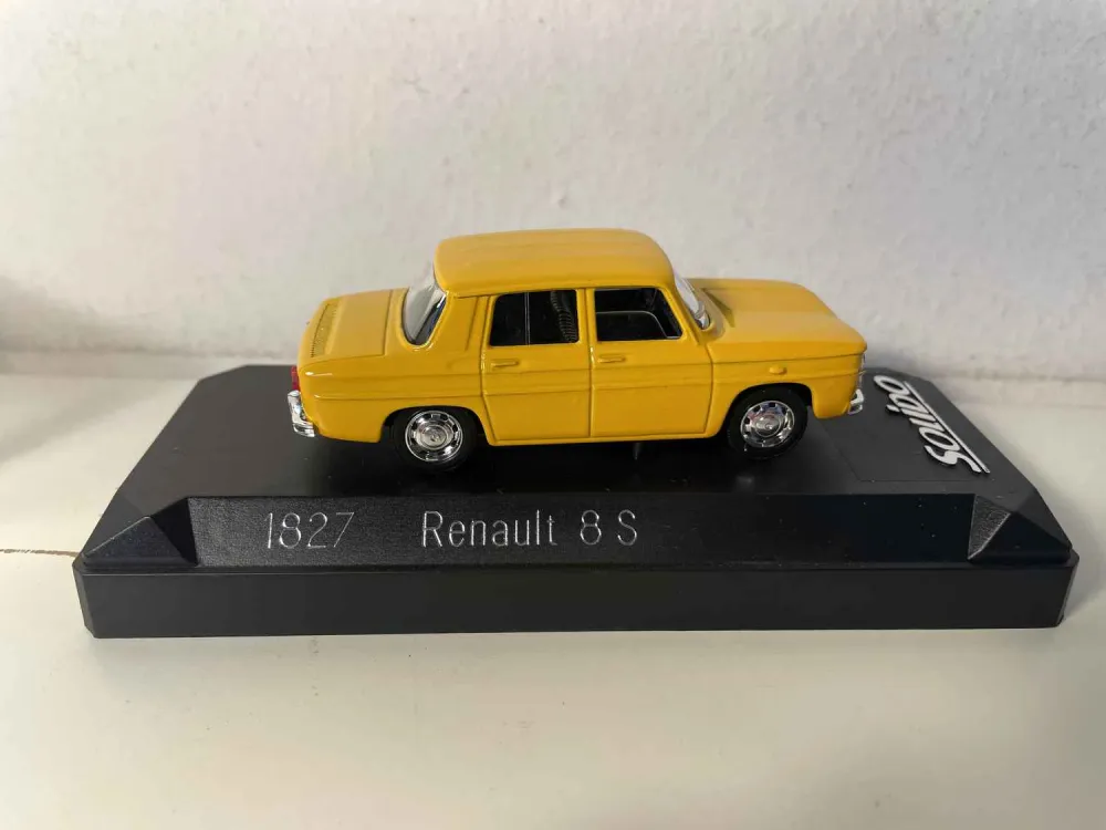 Renault 8S gialla (riferimento Solido 1827)