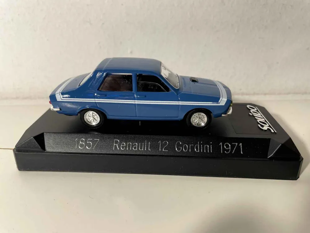 Renault 12 Gordini blu del 1971 (riferimento Solido 1857)