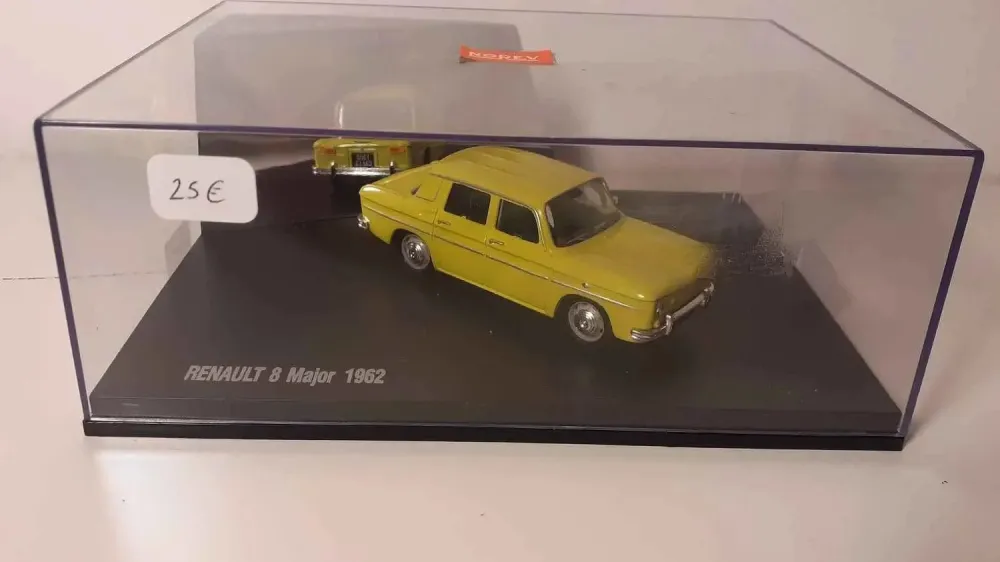 Renault 8 Major gialla del 1962 (Norev)