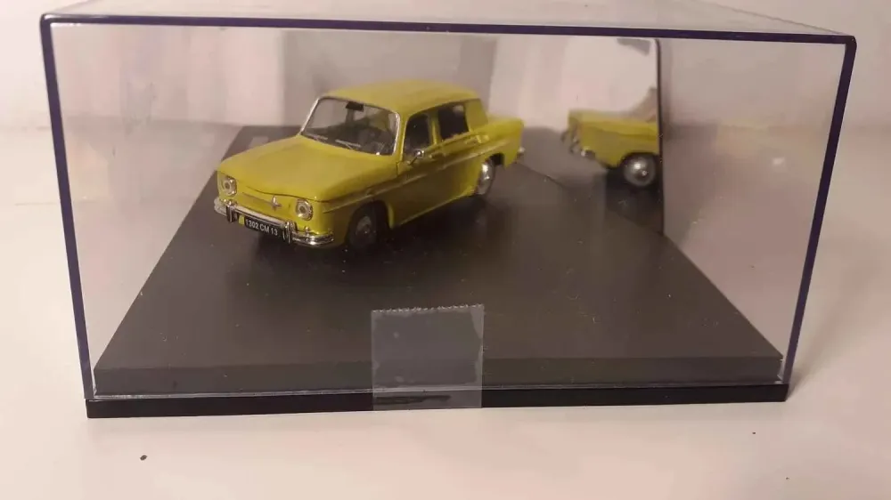 Renault 8 Major gialla del 1962 (Norev)