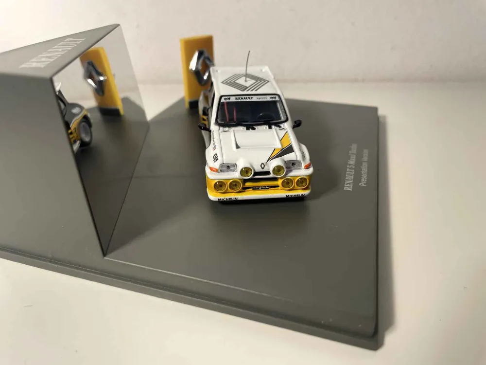 Renault 5 Maxi Turbo bianca, gialla e nera - versione di presentazione (scatola rettangolare)