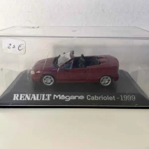 Renault Megane decappottabile del 1999 bordeaux