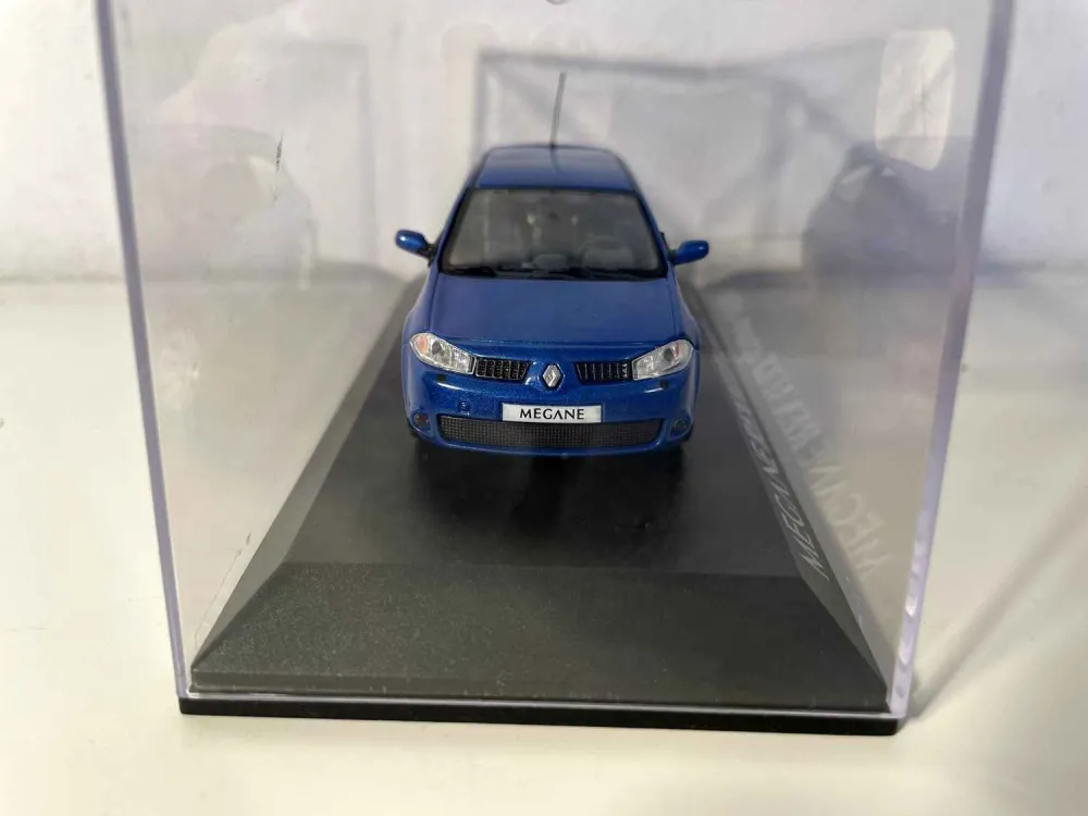 Renault Megane Sport blu del 2004