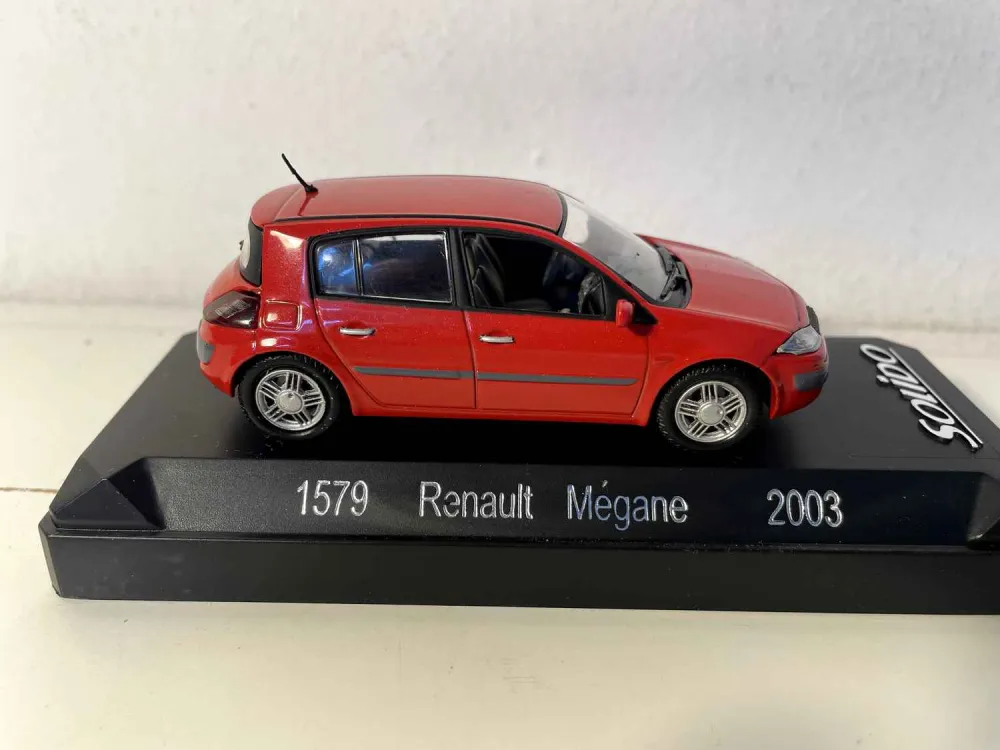 Renault Mégane rossa del 2003 (riferimento Solido 1579)