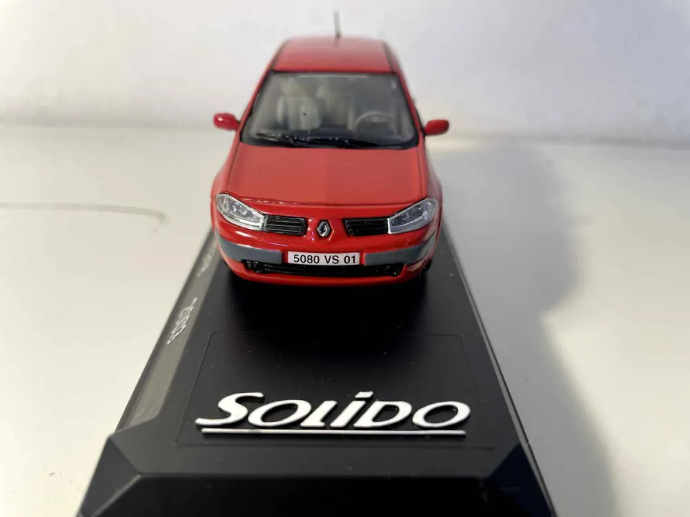 Renault Mégane rossa del 2003 (riferimento Solido 1579)