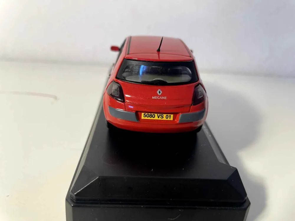 Renault Mégane rossa del 2003 (riferimento Solido 1579)