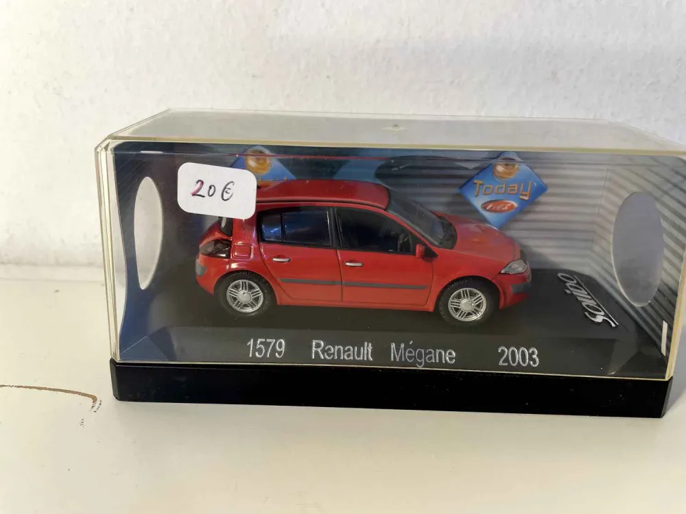 Renault Mégane rossa del 2003 (riferimento Solido 1579)