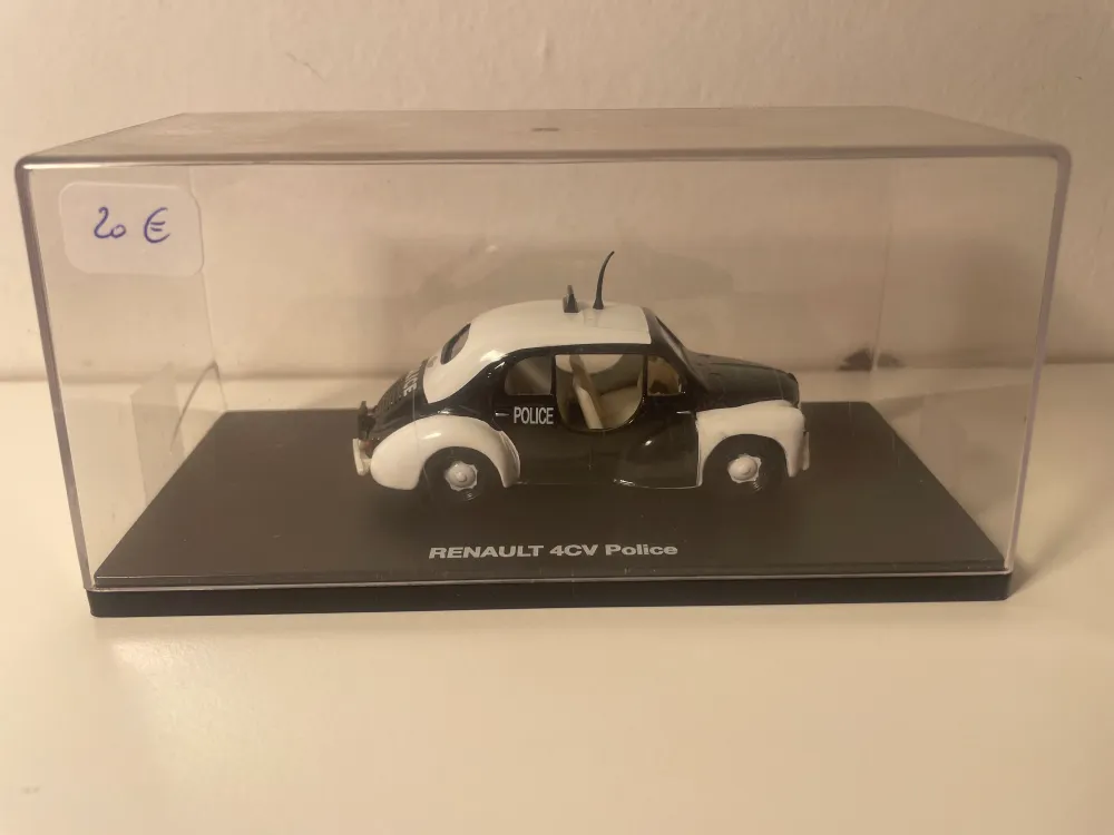 Renault 4 CV nera e bianca POLIZIA (scatola plexiglas)