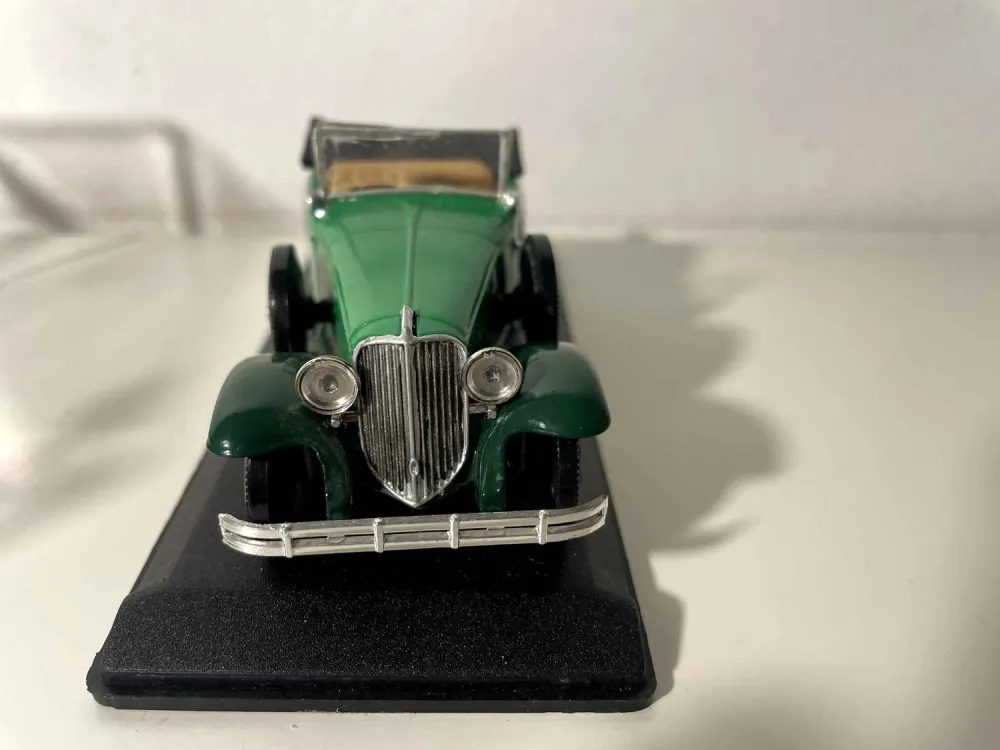 Renault Reinastella verde del 1929