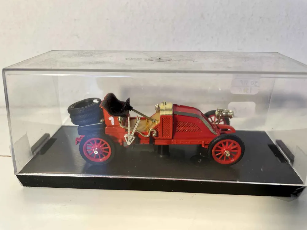 Renault GP - 3b 90 HP rossa con numero 1 del 1906 (BRUMM)