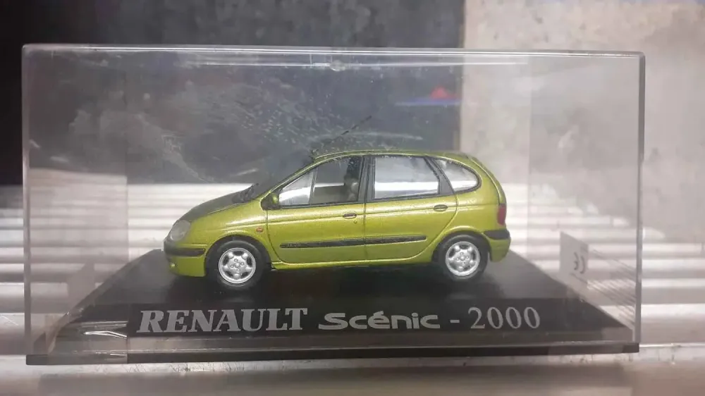 Renault Scénic verde del 2000