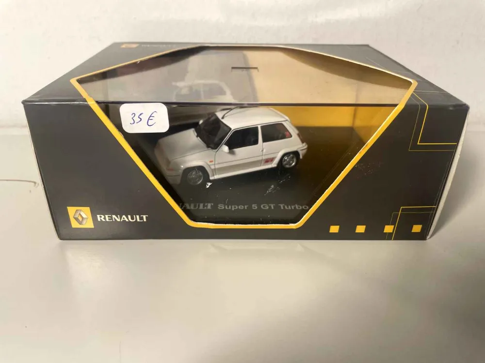 Renault Super 5 GT Turbo bianca del 1988 (cofanetto rettangolare)