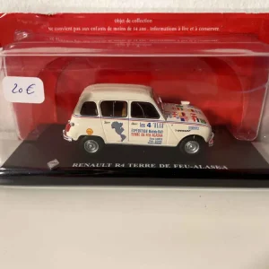 Renault R4 Tierra del Fuego-Alaska beige con bandiere sul cofano