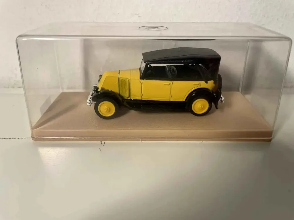 Renault NN Torpedo Découvert gialla e nera del 1927